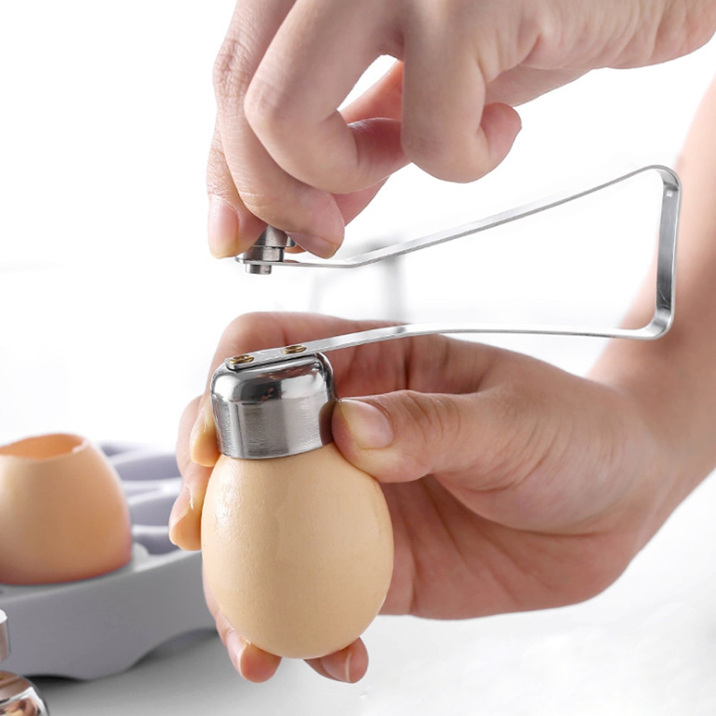 Creative eggshell separator